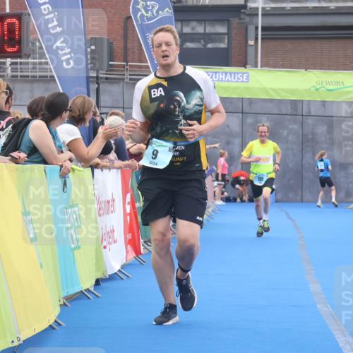 11.08.2024 - GEWOBA Citytriathlon Bremen Lena Gebhardt http://msf.ph/oto/6787953 11.08.2024 11:19:23 Ziel 9, 98 meine-sportfotos.de