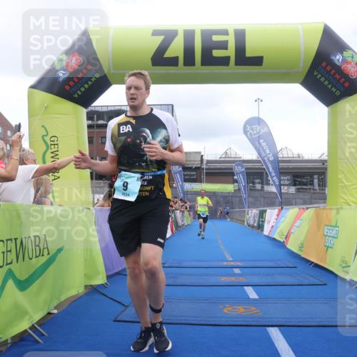 11.08.2024 - GEWOBA Citytriathlon Bremen Lena Gebhardt http://msf.ph/oto/6787962 11.08.2024 11:19:26 Ziel 3, 9, 98 meine-sportfotos.de