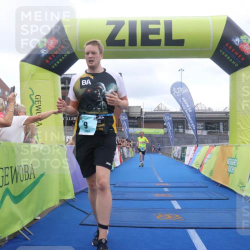 11.08.2024 - GEWOBA Citytriathlon Bremen Lena Gebhardt http://msf.ph/oto/6787963 11.08.2024 11:19:26 Ziel 3, 9, 98 meine-sportfotos.de