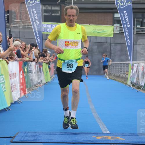 11.08.2024 - GEWOBA Citytriathlon Bremen Lena Gebhardt http://msf.ph/oto/6787969 11.08.2024 11:19:28 Ziel 3, 9, 98 meine-sportfotos.de