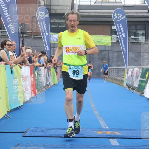 11.08.2024 - GEWOBA Citytriathlon Bremen Lena Gebhardt http://msf.ph/oto/6787970 11.08.2024 11:19:28 Ziel 3, 9, 98 meine-sportfotos.de