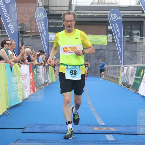 11.08.2024 - GEWOBA Citytriathlon Bremen Lena Gebhardt http://msf.ph/oto/6787972 11.08.2024 11:19:28 Ziel 3, 9, 98 meine-sportfotos.de