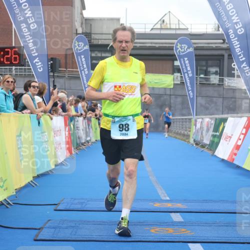 11.08.2024 - GEWOBA Citytriathlon Bremen Lena Gebhardt http://msf.ph/oto/6787974 11.08.2024 11:19:29 Ziel 3, 9, 98 meine-sportfotos.de