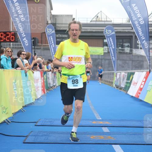 11.08.2024 - GEWOBA Citytriathlon Bremen Lena Gebhardt http://msf.ph/oto/6787975 11.08.2024 11:19:29 Ziel 3, 9, 98 meine-sportfotos.de