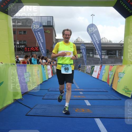 11.08.2024 - GEWOBA Citytriathlon Bremen Lena Gebhardt http://msf.ph/oto/6787980 11.08.2024 11:19:29 Ziel 3, 9, 98 meine-sportfotos.de