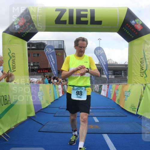 11.08.2024 - GEWOBA Citytriathlon Bremen Lena Gebhardt http://msf.ph/oto/6787986 11.08.2024 11:19:30 Ziel 3, 9, 98 meine-sportfotos.de