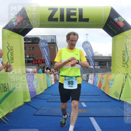 11.08.2024 - GEWOBA Citytriathlon Bremen Lena Gebhardt http://msf.ph/oto/6787988 11.08.2024 11:19:30 Ziel 3, 9, 98 meine-sportfotos.de