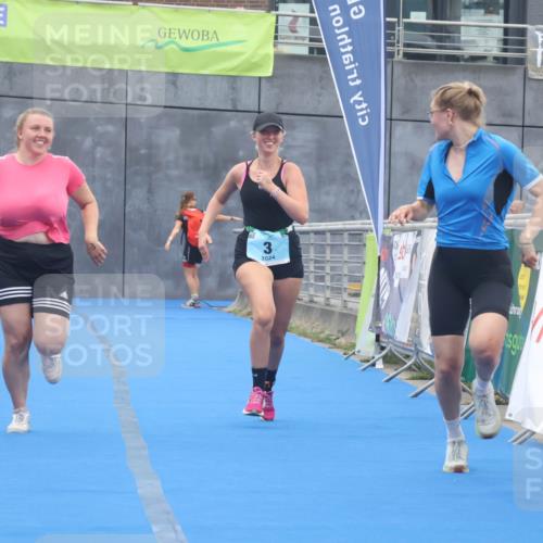 11.08.2024 - GEWOBA Citytriathlon Bremen Lena Gebhardt http://msf.ph/oto/6787994 11.08.2024 11:19:33 Ziel 3, 98 meine-sportfotos.de