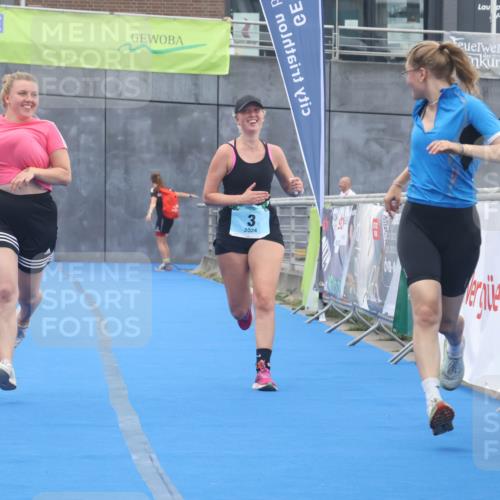 11.08.2024 - GEWOBA Citytriathlon Bremen Lena Gebhardt http://msf.ph/oto/6787995 11.08.2024 11:19:33 Ziel 3, 98 meine-sportfotos.de