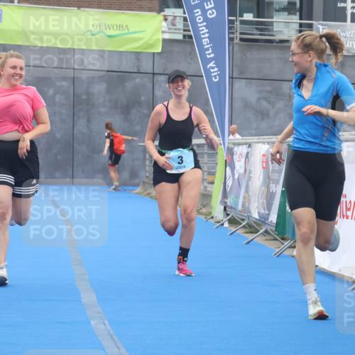 11.08.2024 - GEWOBA Citytriathlon Bremen Lena Gebhardt http://msf.ph/oto/6787997 11.08.2024 11:19:34 Ziel 3, 98 meine-sportfotos.de