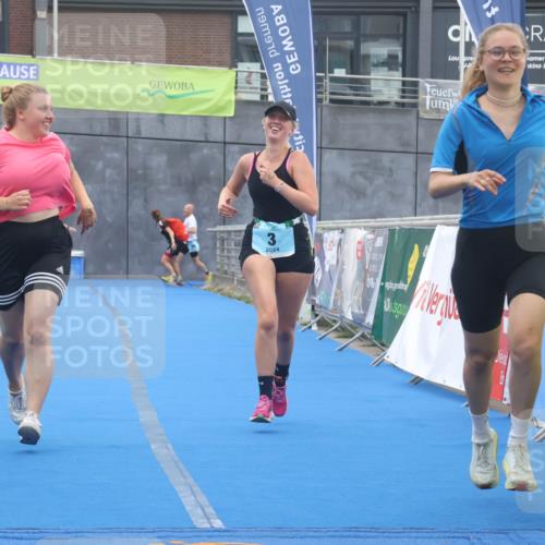 11.08.2024 - GEWOBA Citytriathlon Bremen Lena Gebhardt http://msf.ph/oto/6788001 11.08.2024 11:19:34 Ziel 3, 98 meine-sportfotos.de