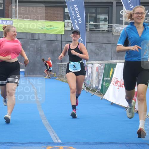 11.08.2024 - GEWOBA Citytriathlon Bremen Lena Gebhardt http://msf.ph/oto/6788003 11.08.2024 11:19:34 Ziel 3, 98 meine-sportfotos.de