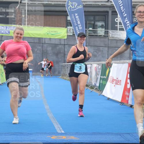 11.08.2024 - GEWOBA Citytriathlon Bremen Lena Gebhardt http://msf.ph/oto/6788006 11.08.2024 11:19:35 Ziel 3, 38, 98 meine-sportfotos.de