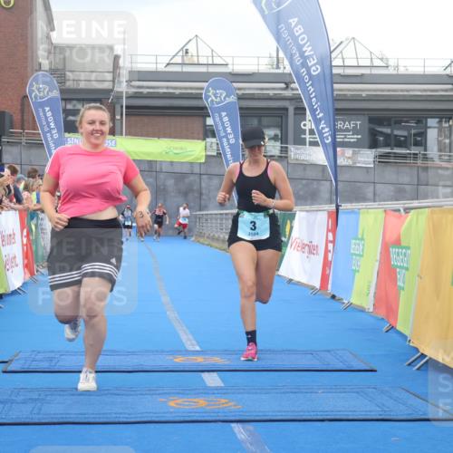 11.08.2024 - GEWOBA Citytriathlon Bremen Lena Gebhardt http://msf.ph/oto/6788015 11.08.2024 11:19:36 Ziel 3, 38, 98 meine-sportfotos.de