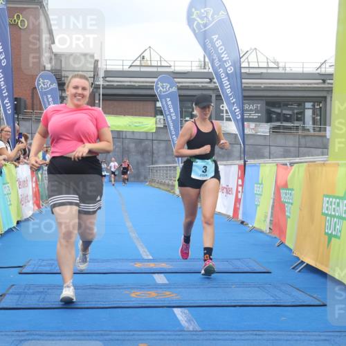 11.08.2024 - GEWOBA Citytriathlon Bremen Lena Gebhardt http://msf.ph/oto/6788016 11.08.2024 11:19:36 Ziel 3, 38, 98 meine-sportfotos.de