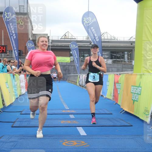 11.08.2024 - GEWOBA Citytriathlon Bremen Lena Gebhardt http://msf.ph/oto/6788021 11.08.2024 11:19:37 Ziel 3, 38, 95 meine-sportfotos.de