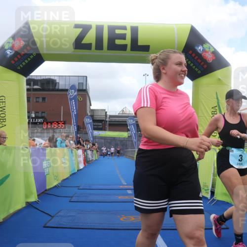 11.08.2024 - GEWOBA Citytriathlon Bremen Lena Gebhardt http://msf.ph/oto/6788026 11.08.2024 11:19:38 Ziel 3, 38, 95 meine-sportfotos.de