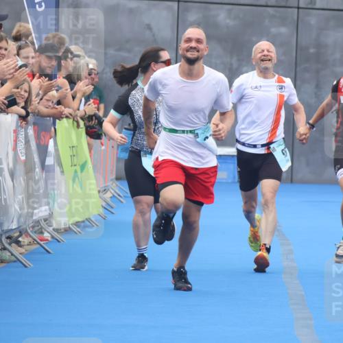 11.08.2024 - GEWOBA Citytriathlon Bremen Lena Gebhardt http://msf.ph/oto/6788034 11.08.2024 11:19:42 Ziel 3, 38, 95 meine-sportfotos.de
