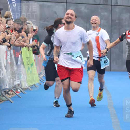 11.08.2024 - GEWOBA Citytriathlon Bremen Lena Gebhardt http://msf.ph/oto/6788035 11.08.2024 11:19:43 Ziel 3, 38, 95 meine-sportfotos.de