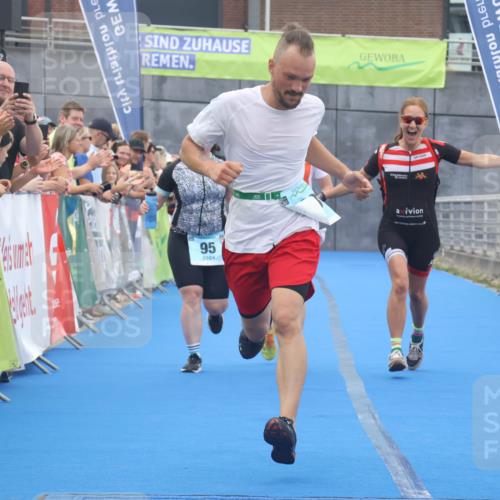 11.08.2024 - GEWOBA Citytriathlon Bremen Lena Gebhardt http://msf.ph/oto/6788046 11.08.2024 11:19:44 Ziel 3, 38, 95 meine-sportfotos.de