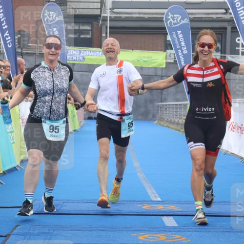 11.08.2024 - GEWOBA Citytriathlon Bremen Lena Gebhardt http://msf.ph/oto/6788062 11.08.2024 11:19:47 Ziel 38, 95 meine-sportfotos.de