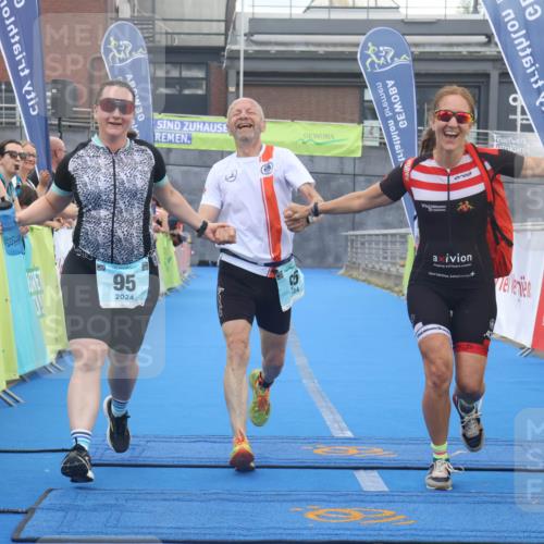 11.08.2024 - GEWOBA Citytriathlon Bremen Lena Gebhardt http://msf.ph/oto/6788063 11.08.2024 11:19:47 Ziel 38, 95 meine-sportfotos.de