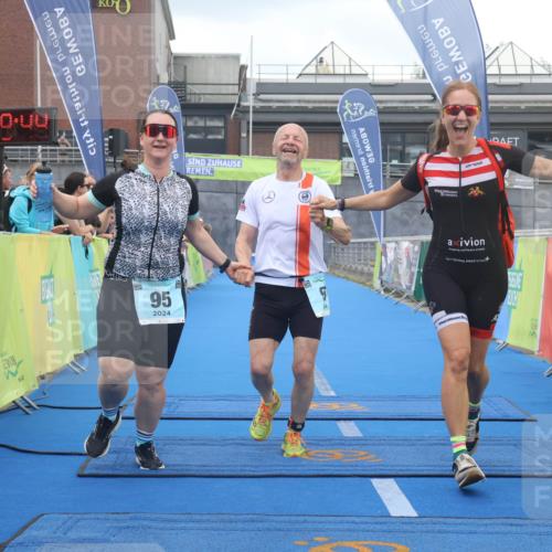 11.08.2024 - GEWOBA Citytriathlon Bremen Lena Gebhardt http://msf.ph/oto/6788066 11.08.2024 11:19:47 Ziel 38, 95 meine-sportfotos.de