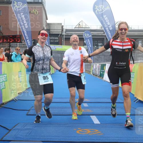 11.08.2024 - GEWOBA Citytriathlon Bremen Lena Gebhardt http://msf.ph/oto/6788070 11.08.2024 11:19:48 Ziel 38, 95 meine-sportfotos.de