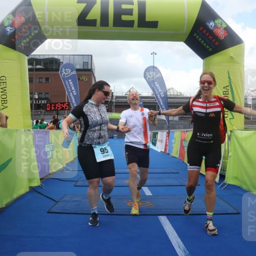 11.08.2024 - GEWOBA Citytriathlon Bremen Lena Gebhardt http://msf.ph/oto/6788074 11.08.2024 11:19:48 Ziel 38, 95 meine-sportfotos.de