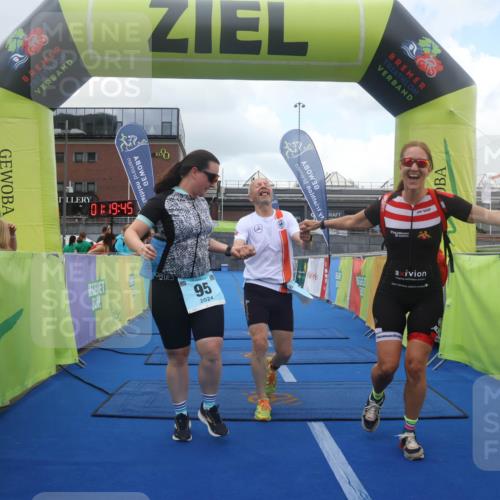 11.08.2024 - GEWOBA Citytriathlon Bremen Lena Gebhardt http://msf.ph/oto/6788076 11.08.2024 11:19:49 Ziel 38, 95 meine-sportfotos.de