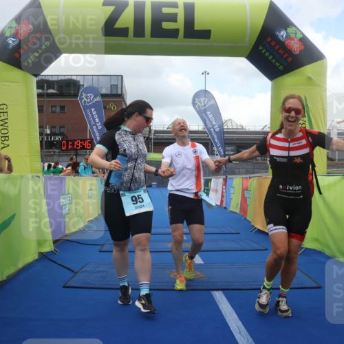 11.08.2024 - GEWOBA Citytriathlon Bremen Lena Gebhardt http://msf.ph/oto/6788077 11.08.2024 11:19:49 Ziel 38, 95 meine-sportfotos.de