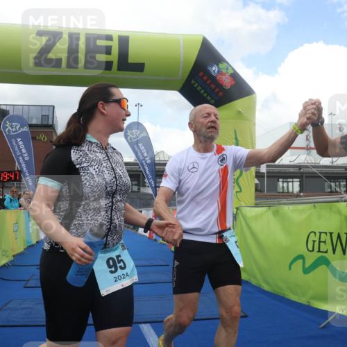11.08.2024 - GEWOBA Citytriathlon Bremen Lena Gebhardt http://msf.ph/oto/6788089 11.08.2024 11:19:50 Ziel 38, 95 meine-sportfotos.de