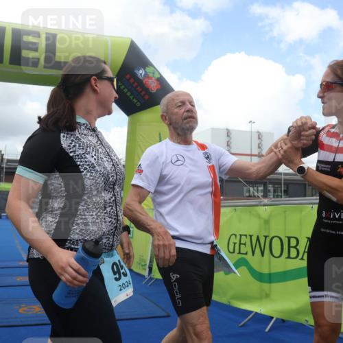11.08.2024 - GEWOBA Citytriathlon Bremen Lena Gebhardt http://msf.ph/oto/6788092 11.08.2024 11:19:50 Ziel 38, 95 meine-sportfotos.de