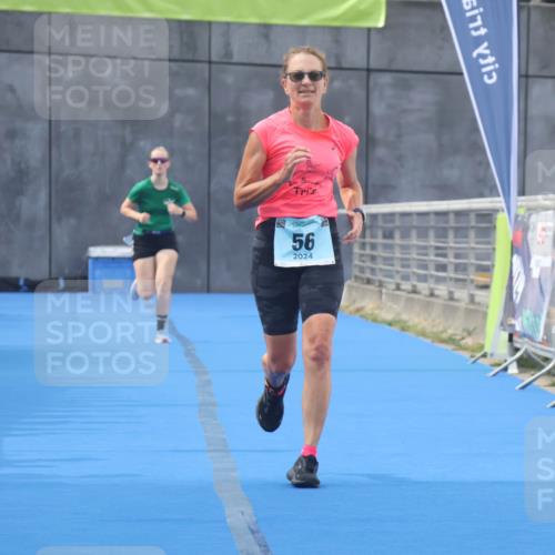 11.08.2024 - GEWOBA Citytriathlon Bremen Lena Gebhardt http://msf.ph/oto/6788104 11.08.2024 11:20:06 Ziel 4, 56 meine-sportfotos.de