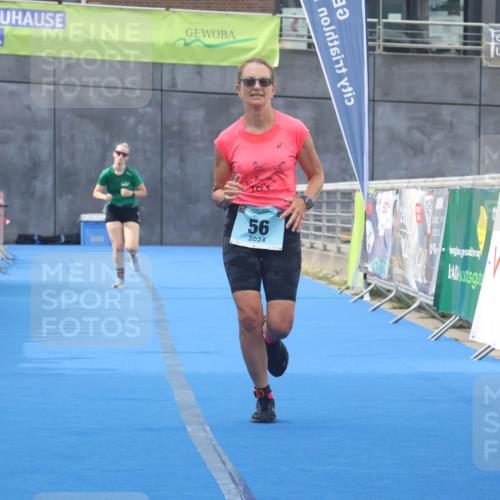 11.08.2024 - GEWOBA Citytriathlon Bremen Lena Gebhardt http://msf.ph/oto/6788110 11.08.2024 11:20:07 Ziel 4, 56 meine-sportfotos.de
