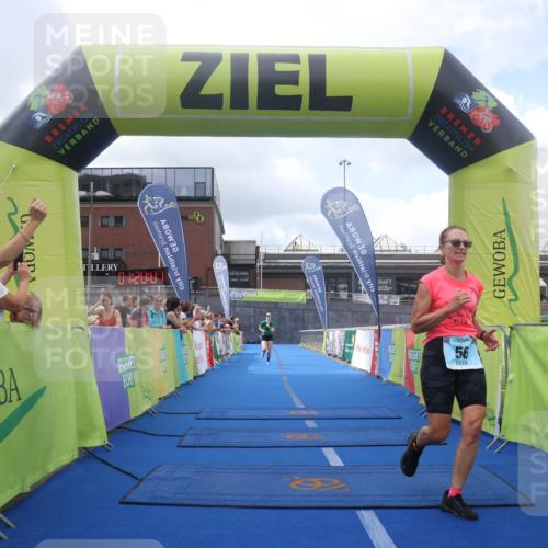 11.08.2024 - GEWOBA Citytriathlon Bremen Lena Gebhardt http://msf.ph/oto/6788123 11.08.2024 11:20:10 Ziel 4, 56 meine-sportfotos.de