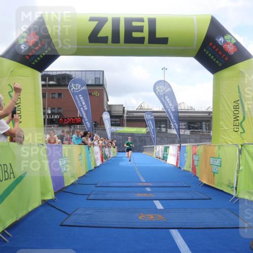 11.08.2024 - GEWOBA Citytriathlon Bremen Lena Gebhardt http://msf.ph/oto/6788131 11.08.2024 11:20:11 Ziel 4, 56 meine-sportfotos.de