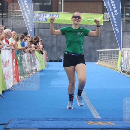 11.08.2024 - GEWOBA Citytriathlon Bremen Lena Gebhardt http://msf.ph/oto/6788139 11.08.2024 11:20:13 Ziel 4, 56 meine-sportfotos.de