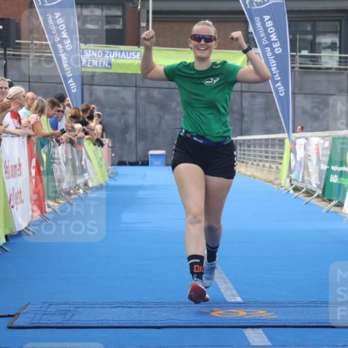 11.08.2024 - GEWOBA Citytriathlon Bremen Lena Gebhardt http://msf.ph/oto/6788144 11.08.2024 11:20:14 Ziel 4, 55, 56 meine-sportfotos.de