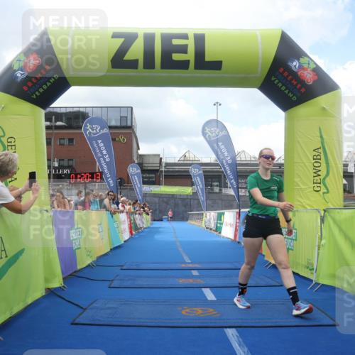 11.08.2024 - GEWOBA Citytriathlon Bremen Lena Gebhardt http://msf.ph/oto/6788163 11.08.2024 11:20:16 Ziel 4, 55, 56 meine-sportfotos.de