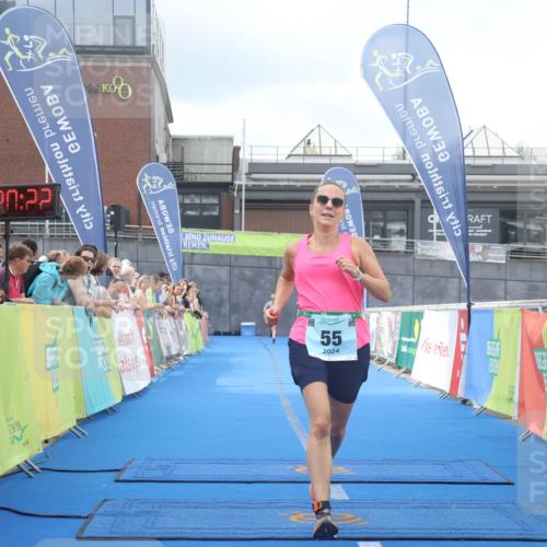 11.08.2024 - GEWOBA Citytriathlon Bremen Lena Gebhardt http://msf.ph/oto/6788181 11.08.2024 11:20:25 Ziel 55, 68 meine-sportfotos.de