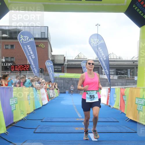 11.08.2024 - GEWOBA Citytriathlon Bremen Lena Gebhardt http://msf.ph/oto/6788184 11.08.2024 11:20:25 Ziel 55, 68 meine-sportfotos.de