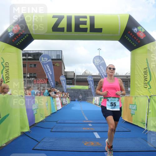 11.08.2024 - GEWOBA Citytriathlon Bremen Lena Gebhardt http://msf.ph/oto/6788191 11.08.2024 11:20:25 Ziel 55, 68 meine-sportfotos.de