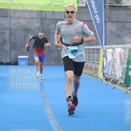 11.08.2024 - GEWOBA Citytriathlon Bremen Lena Gebhardt http://msf.ph/oto/6788203 11.08.2024 11:20:33 Ziel 26, 68 meine-sportfotos.de