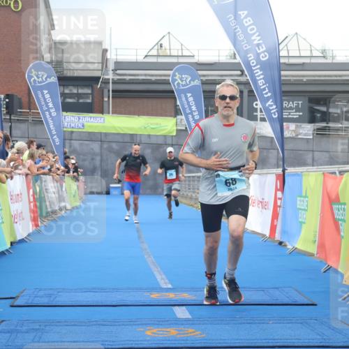 11.08.2024 - GEWOBA Citytriathlon Bremen Lena Gebhardt http://msf.ph/oto/6788219 11.08.2024 11:20:35 Ziel 26, 68 meine-sportfotos.de