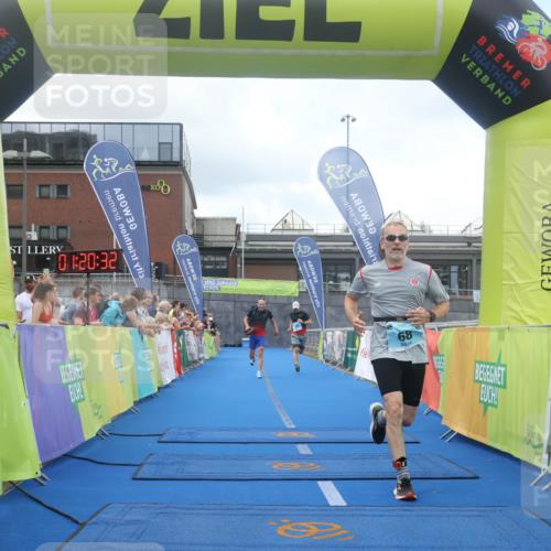 11.08.2024 - GEWOBA Citytriathlon Bremen Lena Gebhardt http://msf.ph/oto/6788223 11.08.2024 11:20:35 Ziel 26, 68 meine-sportfotos.de