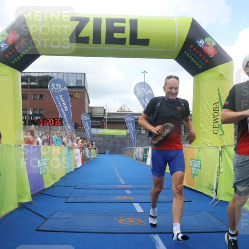 11.08.2024 - GEWOBA Citytriathlon Bremen Lena Gebhardt http://msf.ph/oto/6788262 11.08.2024 11:20:39 Ziel 26, 68 meine-sportfotos.de