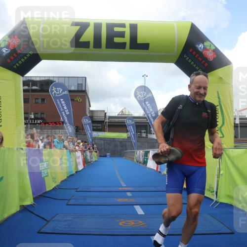 11.08.2024 - GEWOBA Citytriathlon Bremen Lena Gebhardt http://msf.ph/oto/6788265 11.08.2024 11:20:40 Ziel 26, 68 meine-sportfotos.de
