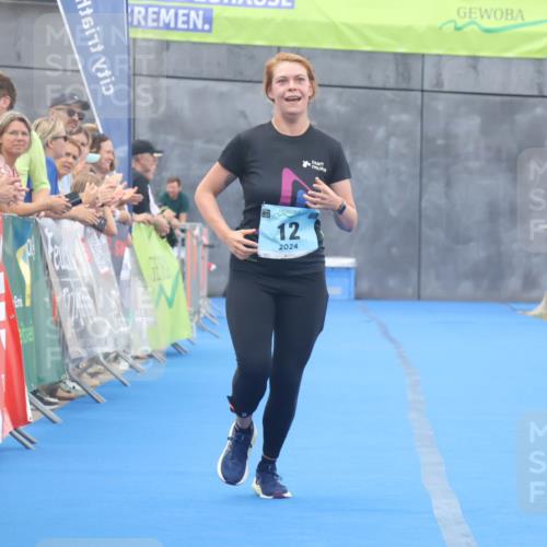 11.08.2024 - GEWOBA Citytriathlon Bremen Lena Gebhardt http://msf.ph/oto/6788270 11.08.2024 11:20:56 Ziel 12 meine-sportfotos.de