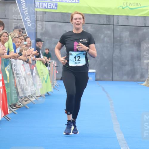 11.08.2024 - GEWOBA Citytriathlon Bremen Lena Gebhardt http://msf.ph/oto/6788272 11.08.2024 11:20:57 Ziel 12 meine-sportfotos.de